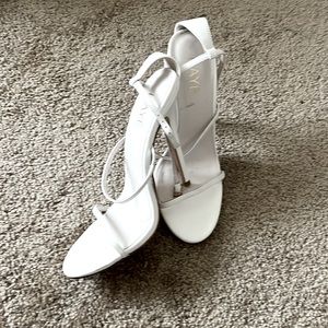 NWOT RAYE size 9 Stilettos